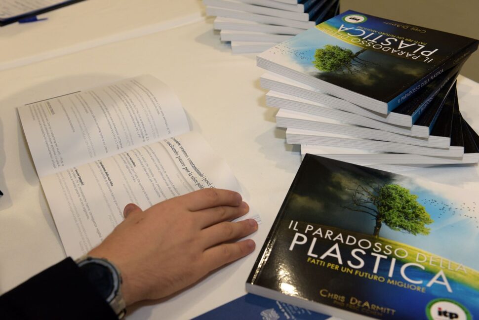 ITP attiva nella divulgazione sulla plastica